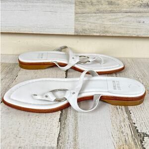 Stuart Weitzman Womens 5.5 White Leather Silver O Ring Thong Flat Sandals